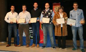 Los galardonados 2012, con sus premios. / M. Rico